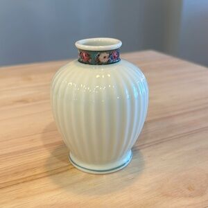 Vintage Victoria Vase
